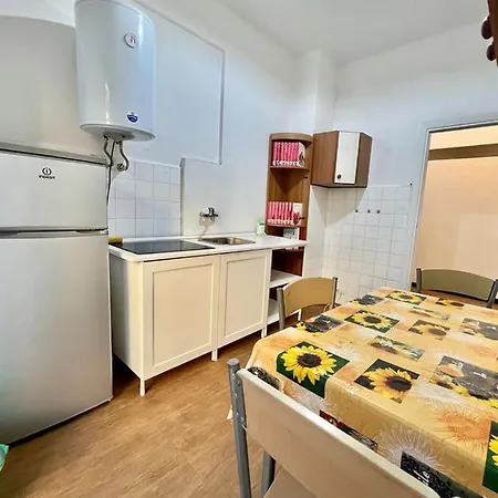Bilocale Marassi Comodo Al Centro Genua